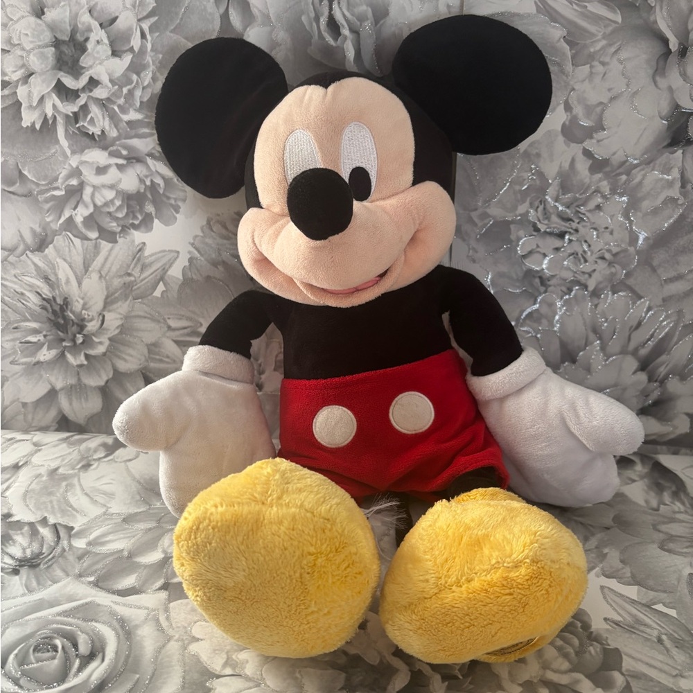 Disney Store Authentic Mickey Mouse - Picture 8 of 9